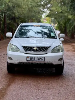 Toyota Harrier 2.4 2010 Off white