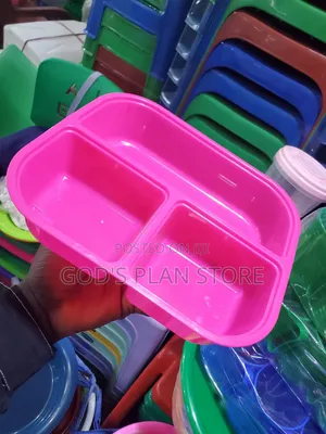 Partitioned Plastic Plates Partitioned Plastic Plates 12pcs