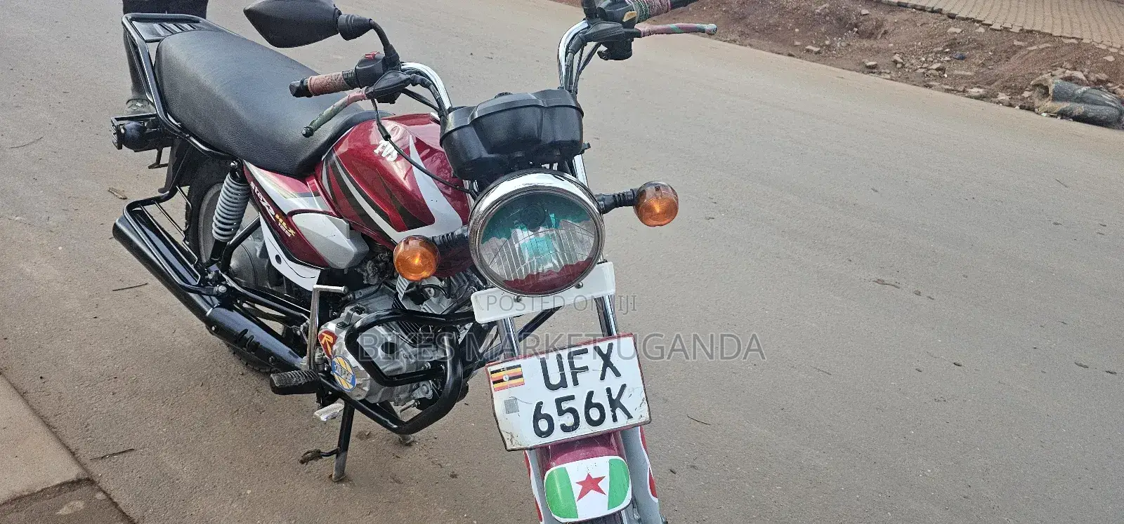 TVS HLX 125 2023 Red