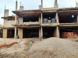 5bdrm Block of Flats in Wakiso / Wakiso for sale