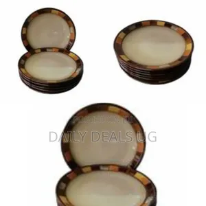 6 Pieces of Checked Food Serving Dinner Plates, Cream