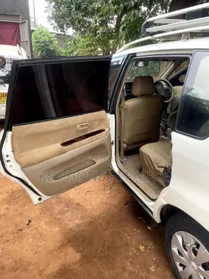 Toyota Ipsum 2000 White