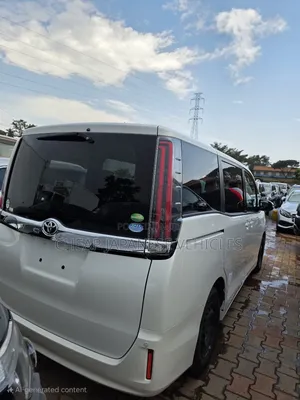 Toyota Noah 2017 Pearl