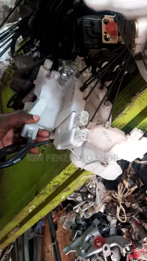 Door Lock Actuator Subaru Legacy B4