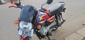 Bajaj Boxer 125 2025 Red