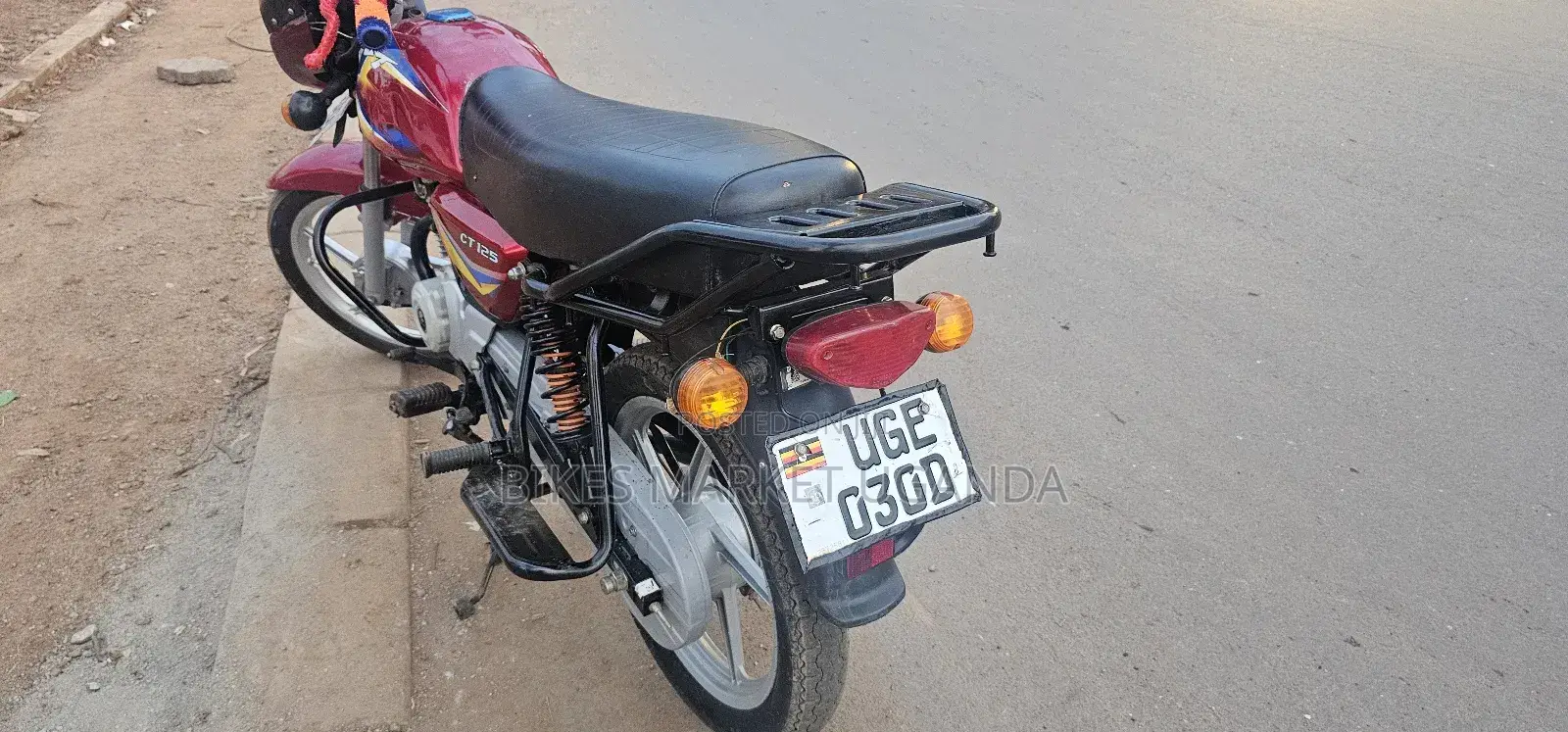 Bajaj Boxer 125 2025 Red