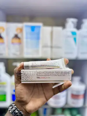 Triluma Hydroquinone 4% + Tretinoin 0.05% Topical Cream 15g