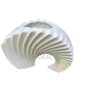 Simple and Stylish Creative Curved Shell Mix Decorative Vase