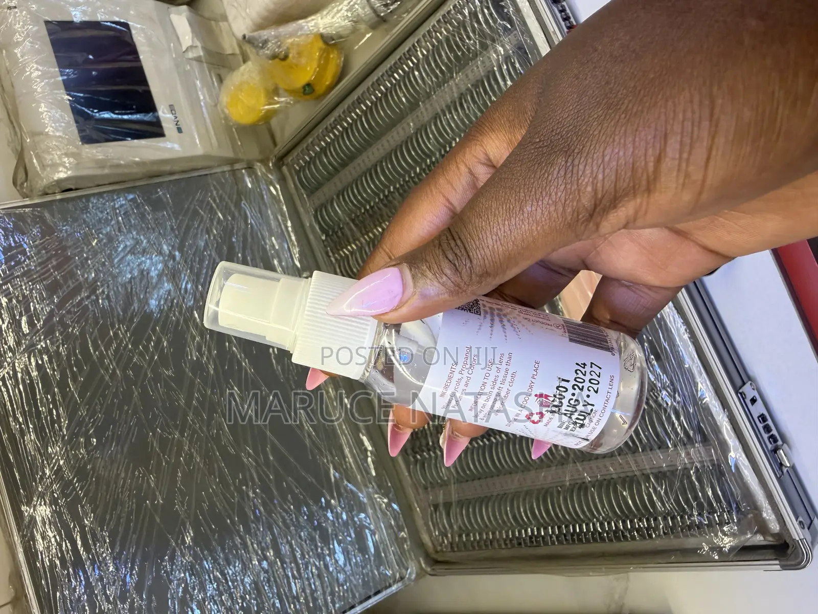 Spectacle Lens Cleaner