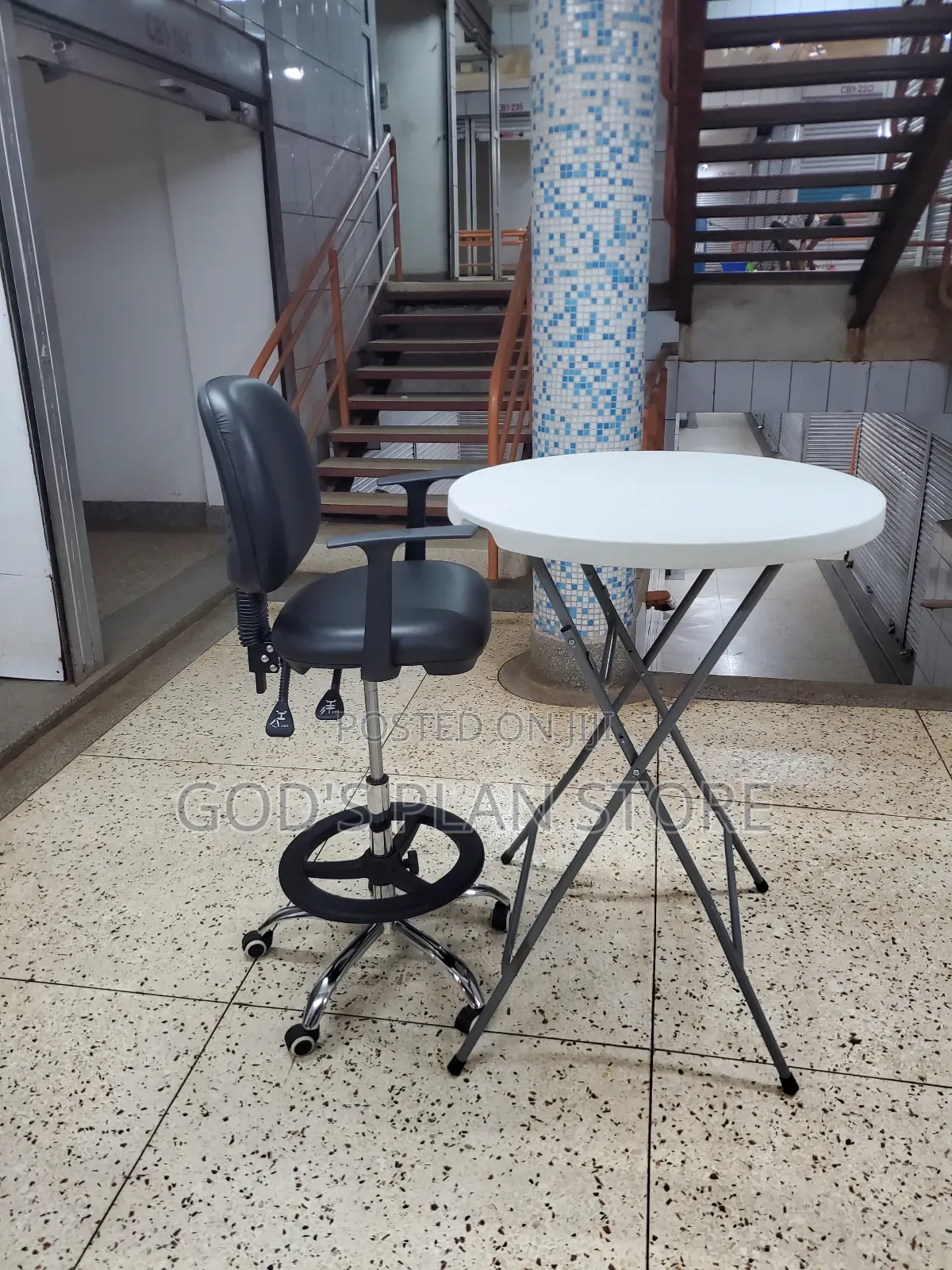 White Bar Table and Chairs Plastic Table