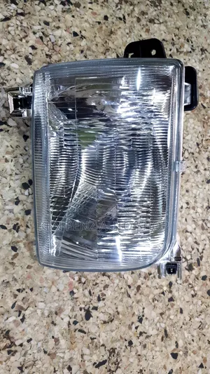 Nissan Hardbody Ordinary Headlamp ( Glass)