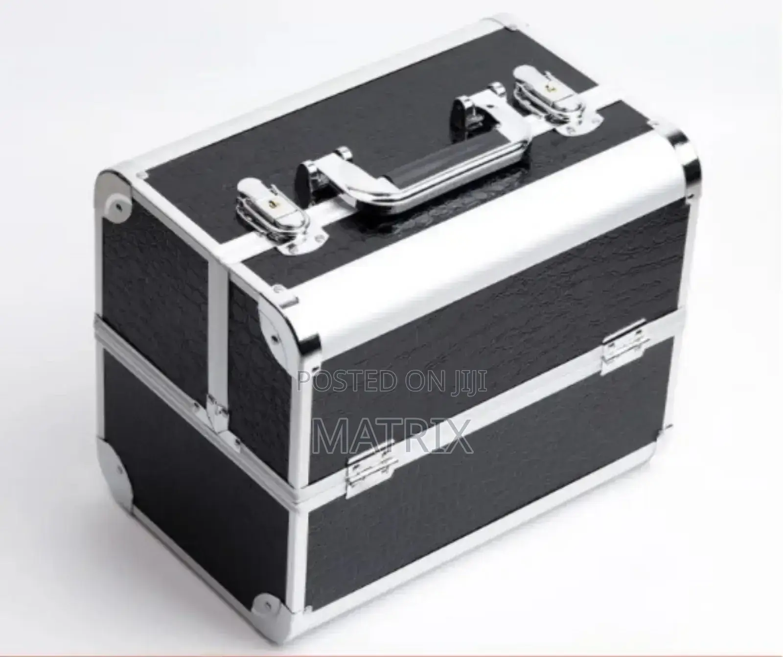 Elegant Make Up Kit With Open Make Up Racks Color Vary