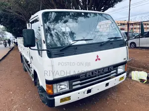 Mitsubishi Canter Truck 3.5 Ton 1990 White