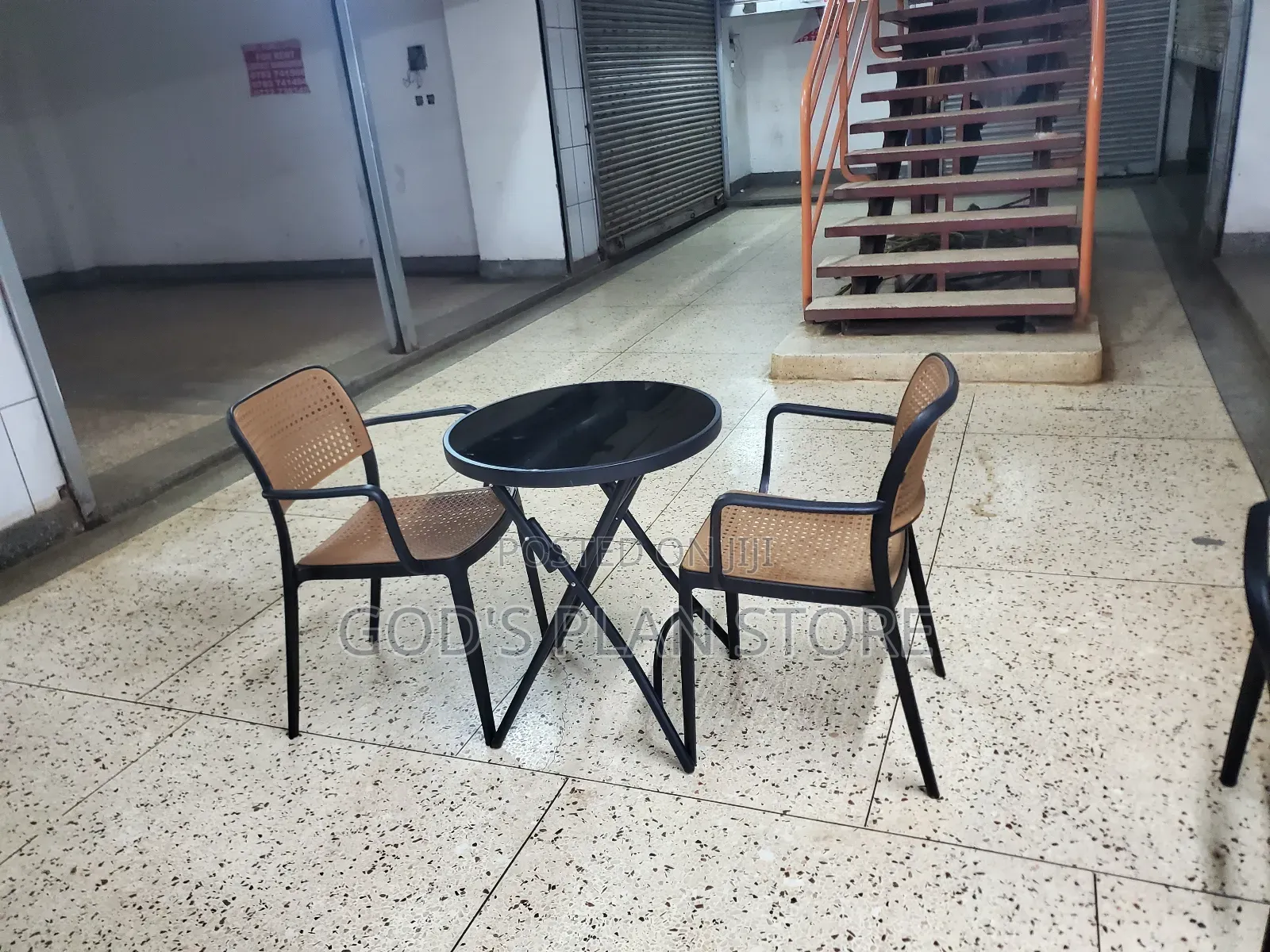 Resort Plastic Chairs and Table Set for Dining