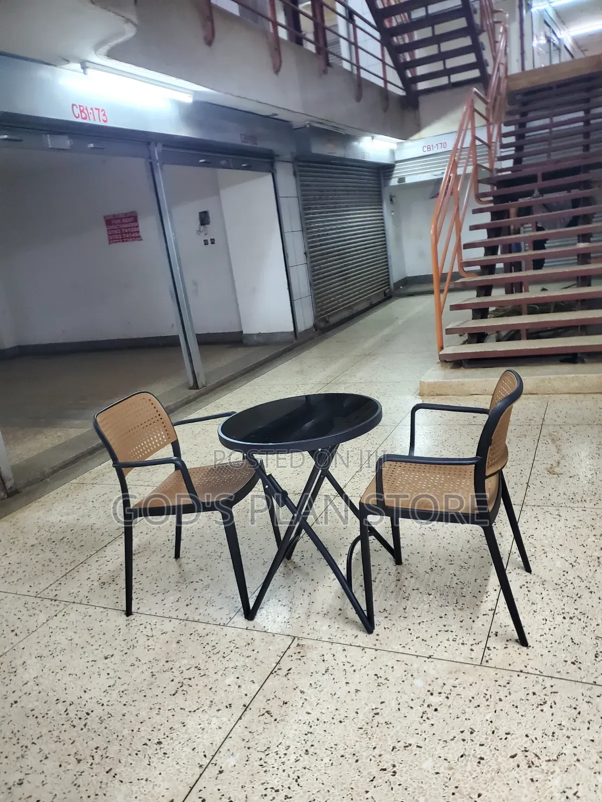 Resort Plastic Chairs and Table Set for Dining