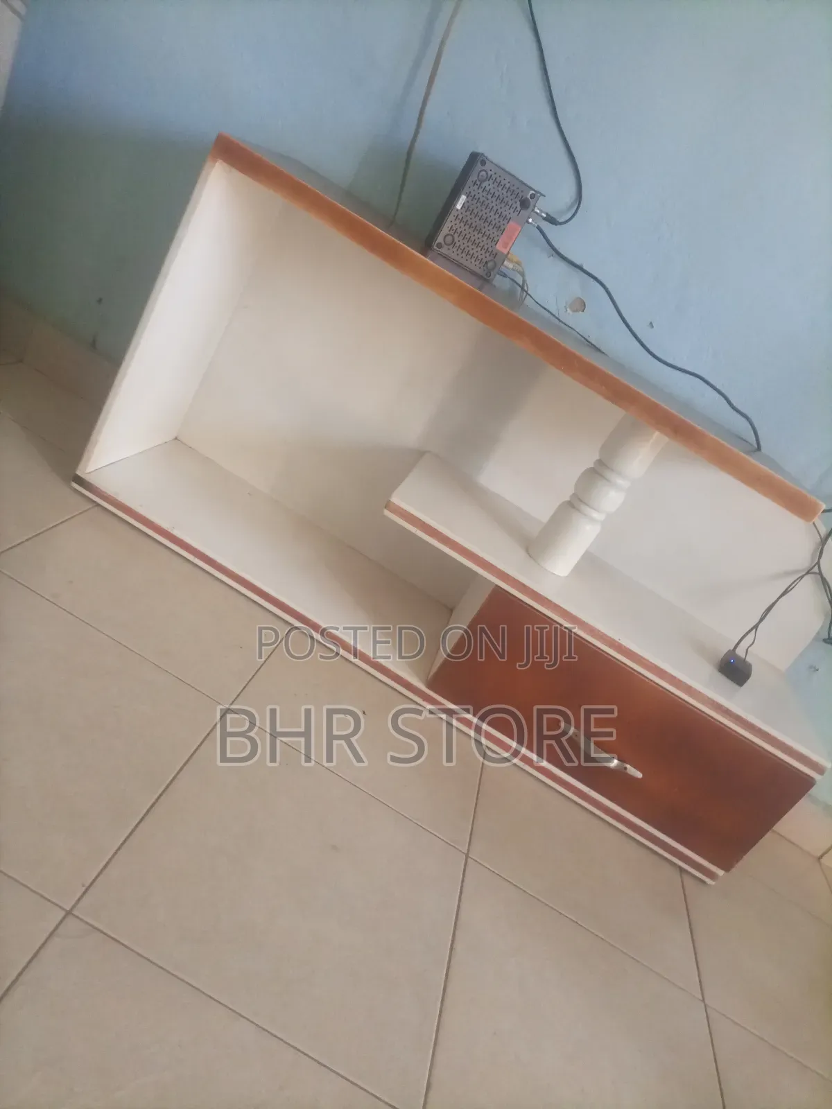 Tv Stand (Slightly Used)