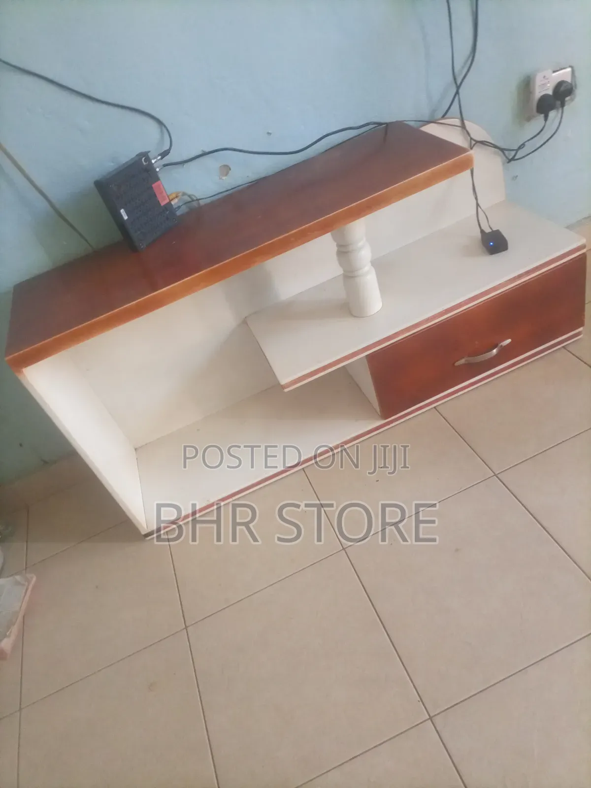 Tv Stand (Slightly Used)