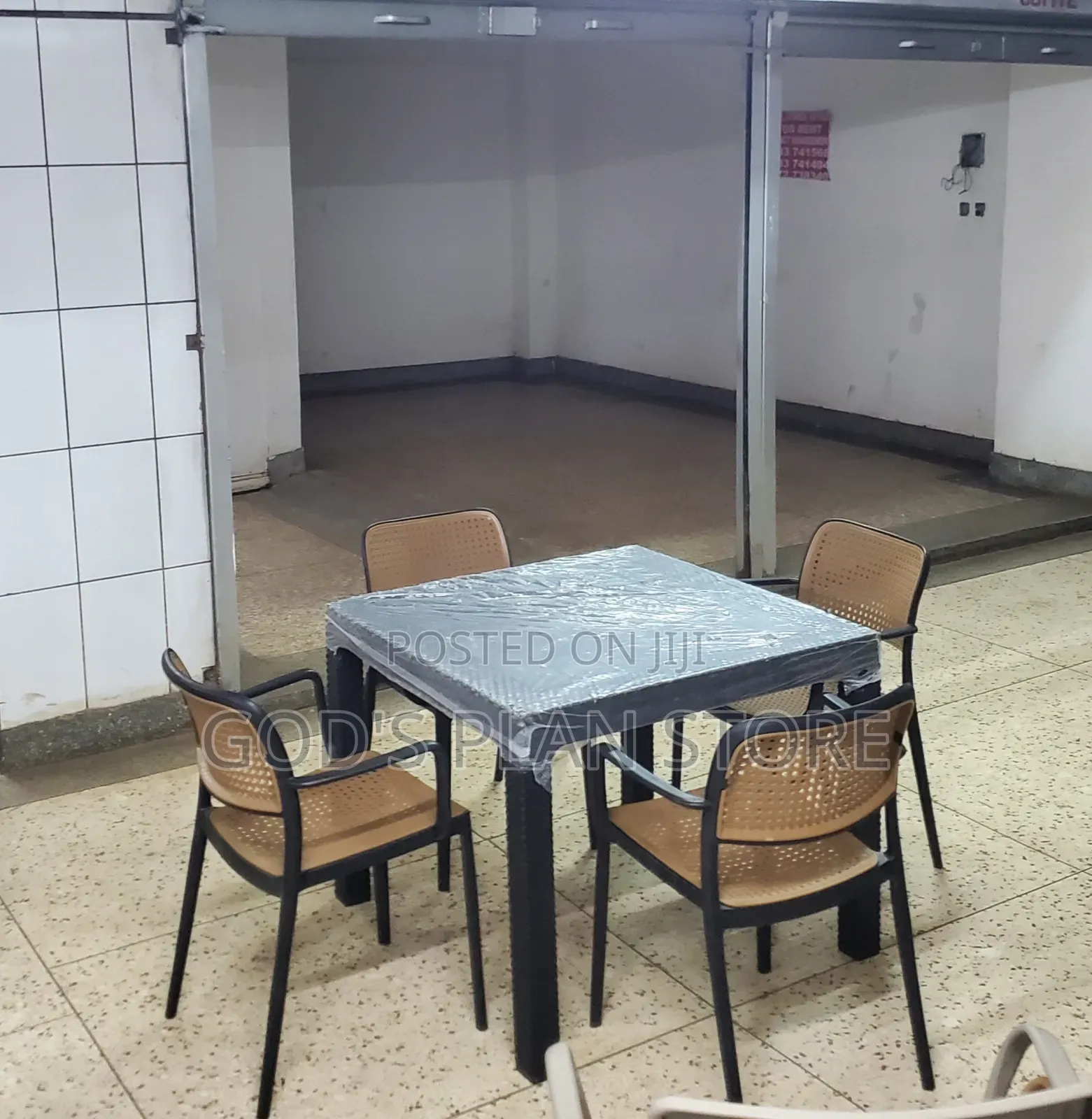 90cm×90cm Plastic Table and Chairs Set for Restaurant