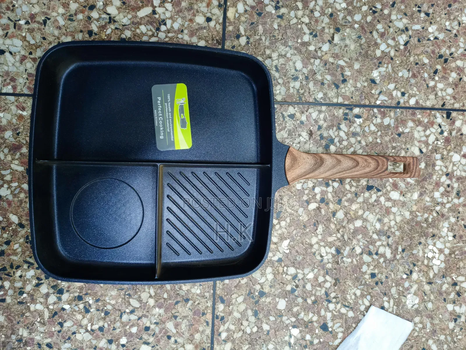 Non-Sticky Multi-Compartment Frying Pan