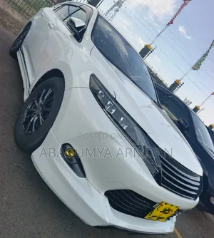 Toyota Harrier 2.0 2014 White