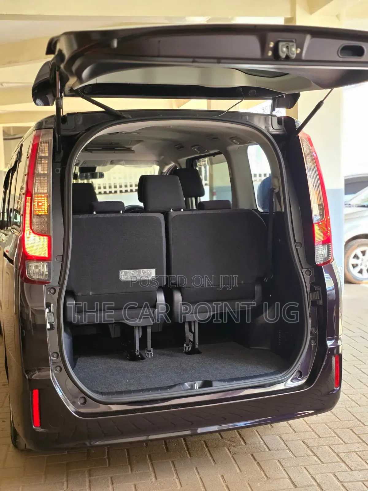 Toyota Noah 2016 Burgundy