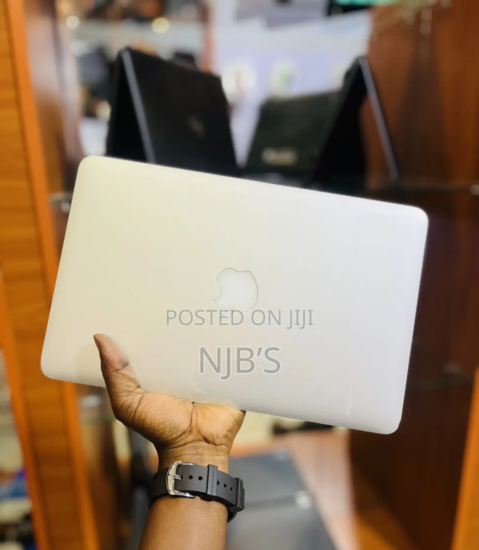 Laptop Apple MacBook Air 2015 4GB Intel Core I5 eMMC 32GB