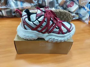 Try -on Kids Sneakers