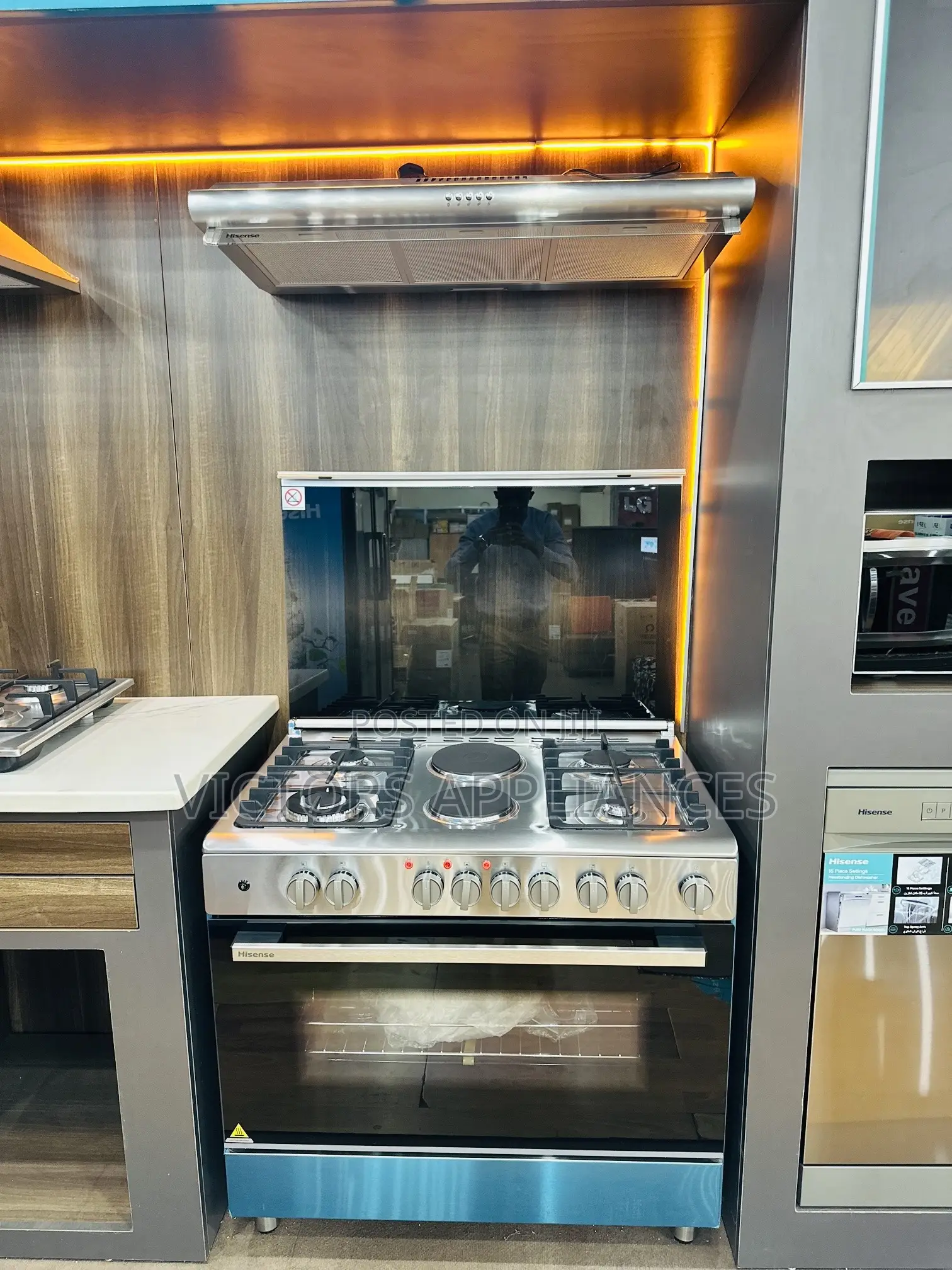 Hisense Cooker With 4gas + 2electric 90 by 60cm