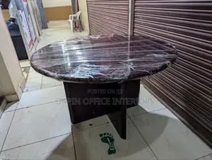 Round // Circular Boardroom Table, Second Hand for 4 Users