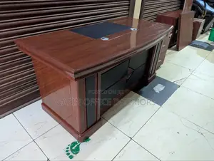 Second Hand Executive Desk, Size 160cm // 1.6 Metres With a Drawer