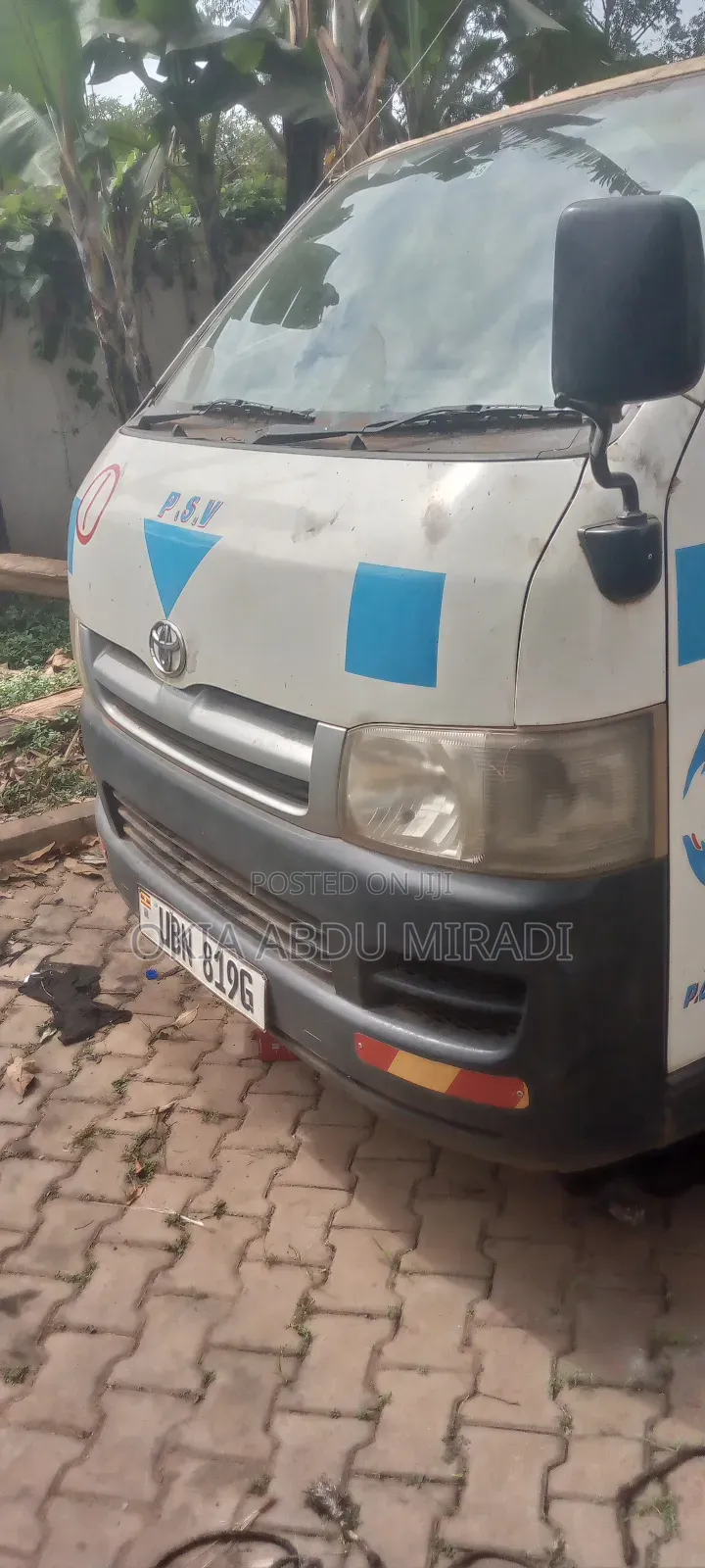 Toyota HiAce 2011 White