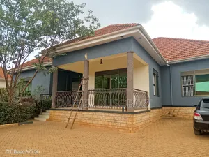 5bdrm House in Bulabira, Nakawa for sale