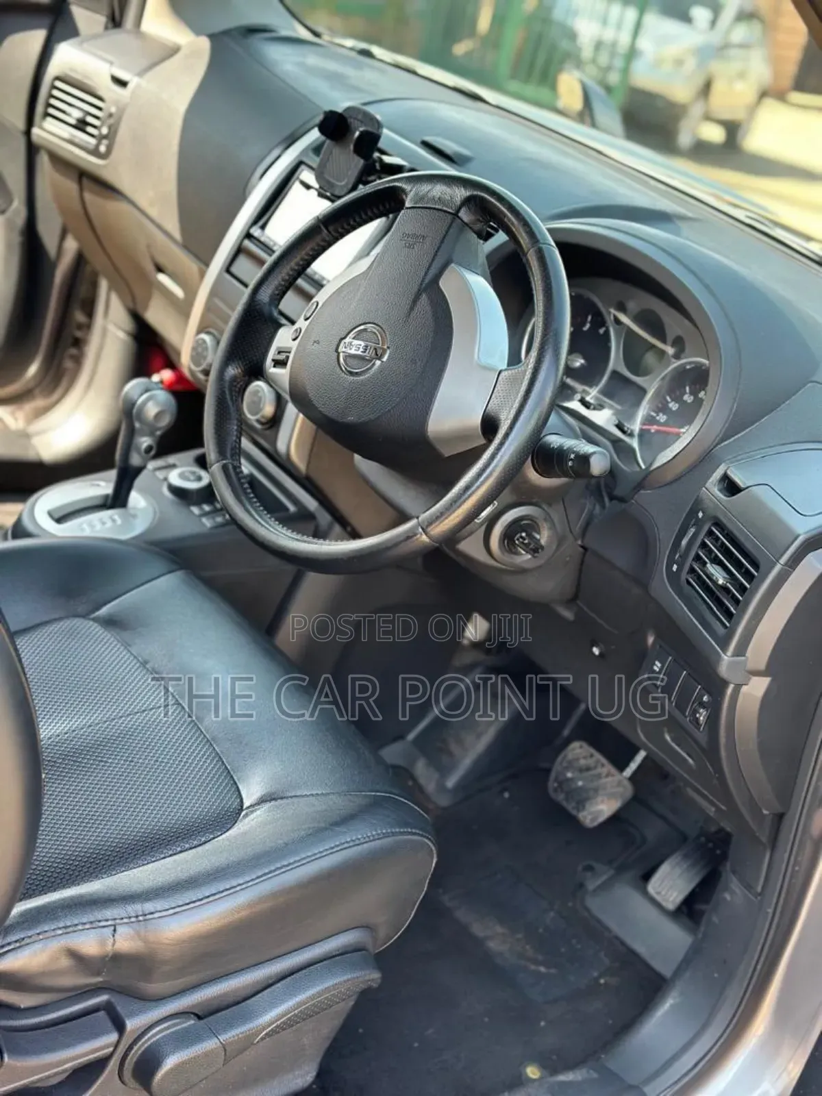 Nissan X-Trail 2010 Gray