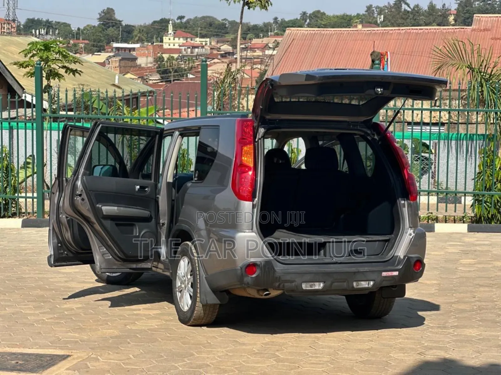 Nissan X-Trail 2010 Gray