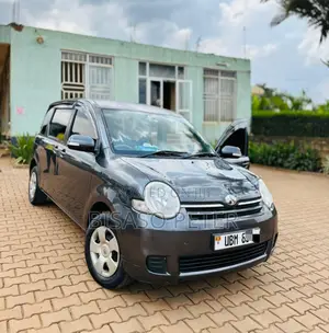 Toyota Sienta 1.5 AWD 2008 Gray