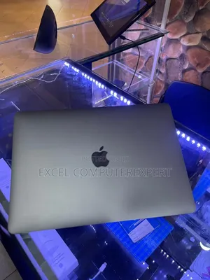 New Laptop Apple MacBook Pro 2019 8GB Intel Core I5 SSD 256GB
