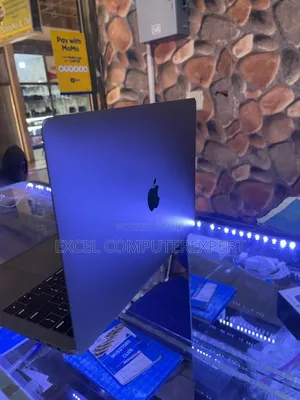 New Laptop Apple MacBook Pro 2019 8GB Intel Core I5 SSD 256GB