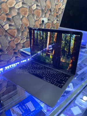New Laptop Apple MacBook Pro 2019 8GB Intel Core I5 SSD 256GB