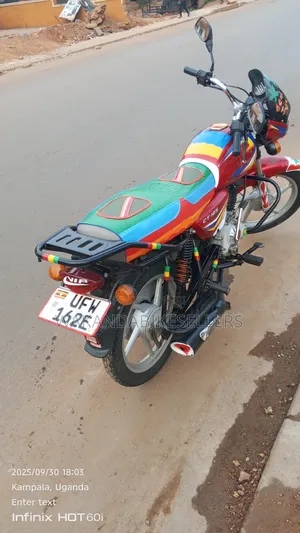 Bajaj Boxer 125 2023 Red
