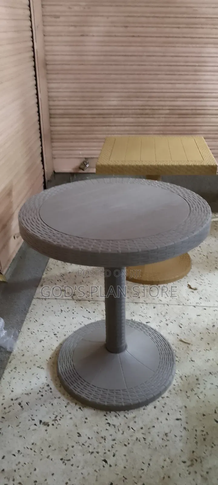 Royal Round Table Plastic Table