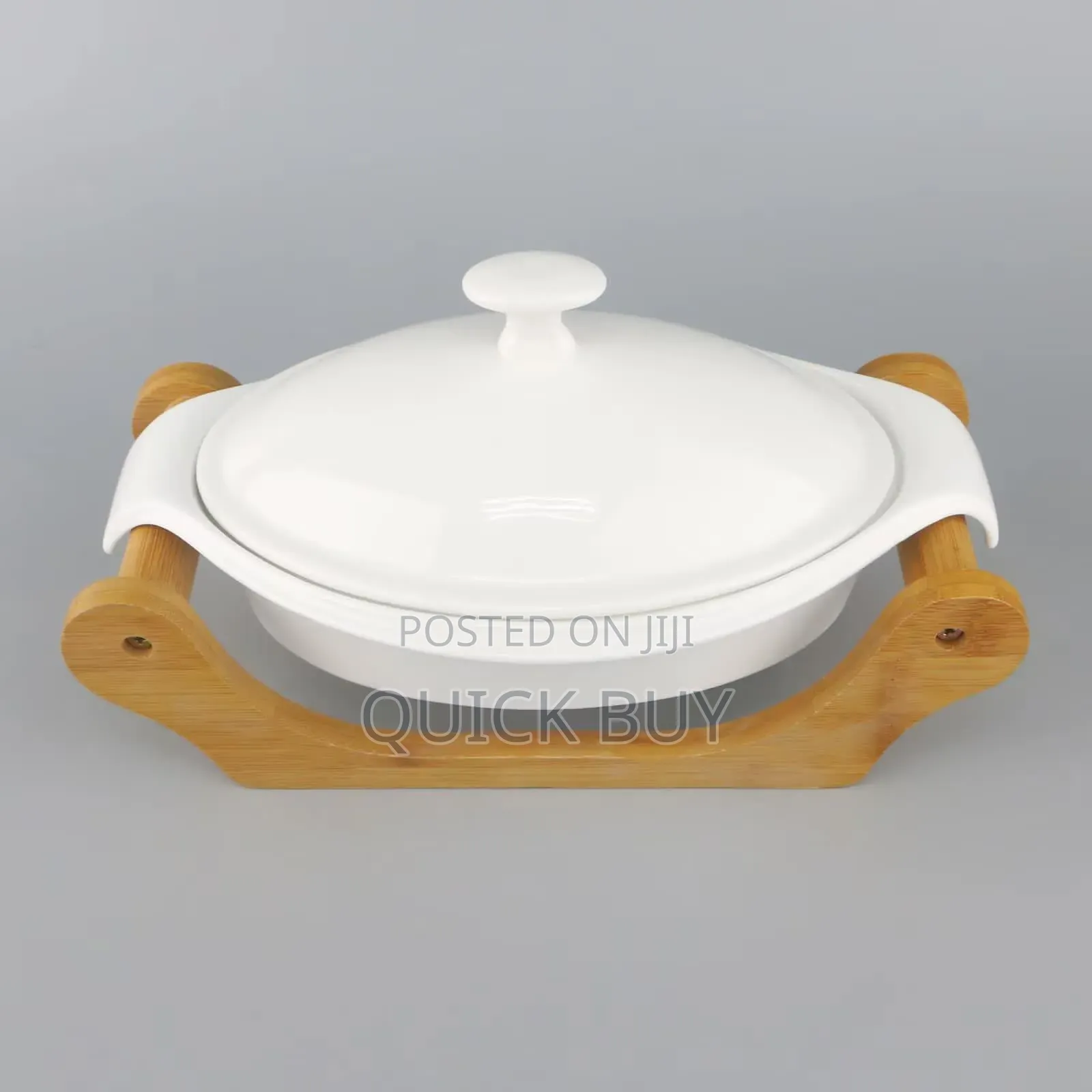 White Ceramic Casserole Dish With a Lid