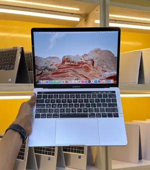New Laptop Apple MacBook Pro 16GB Intel Core I5 SSD 512GB