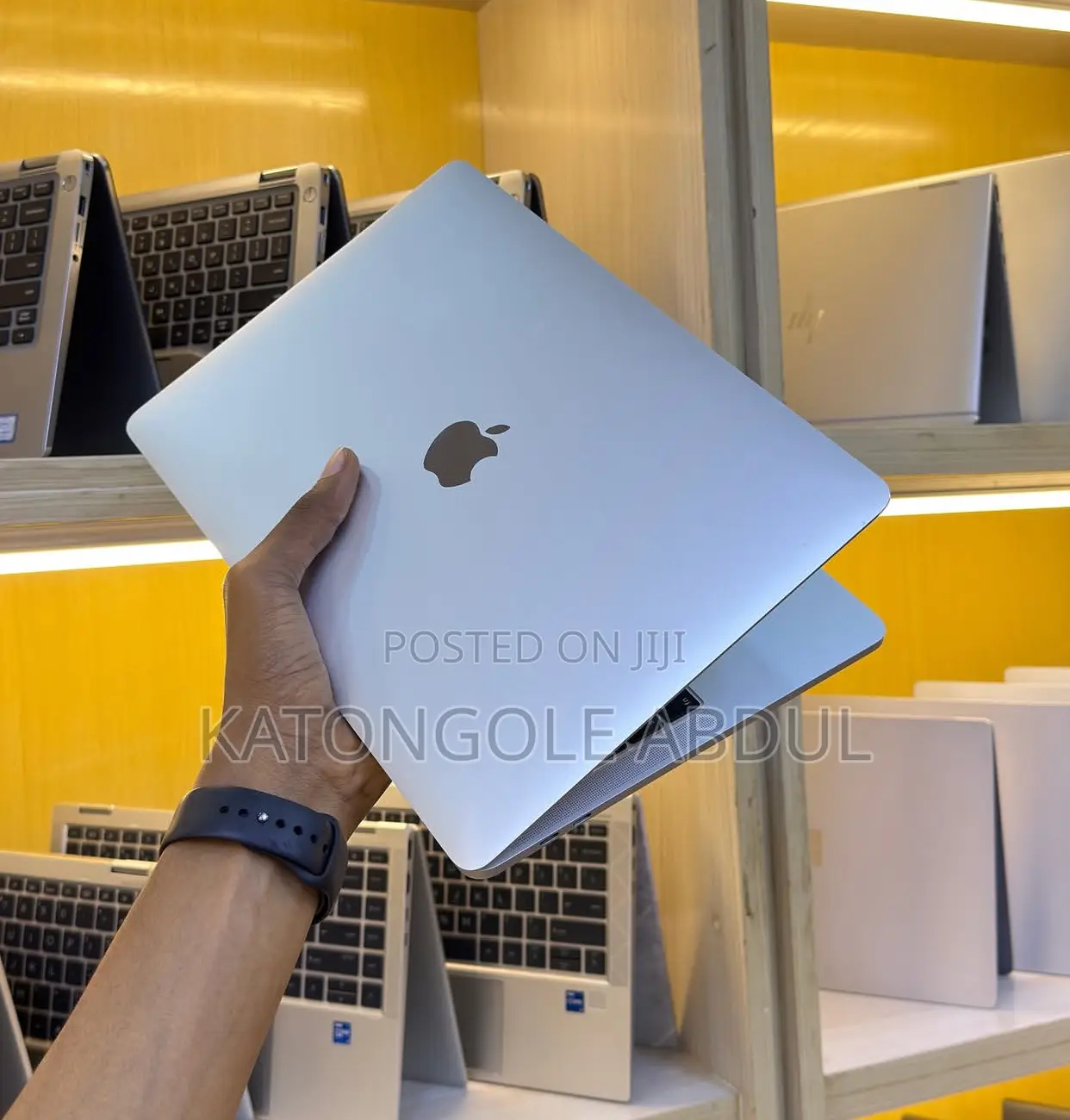 New Laptop Apple MacBook Pro 16GB Intel Core I5 SSD 512GB