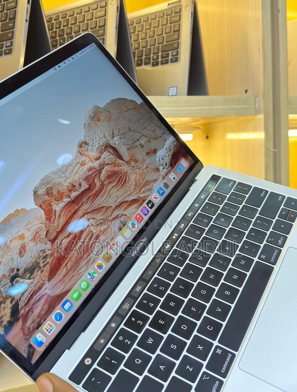 New Laptop Apple MacBook Pro 16GB Intel Core I5 SSD 512GB
