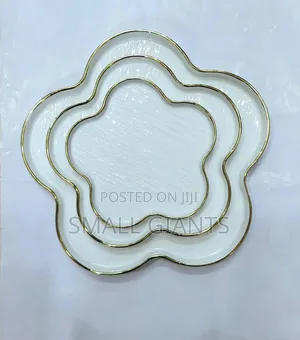 3pcs Ceramic Flower Inspired Plates With Gold Rims