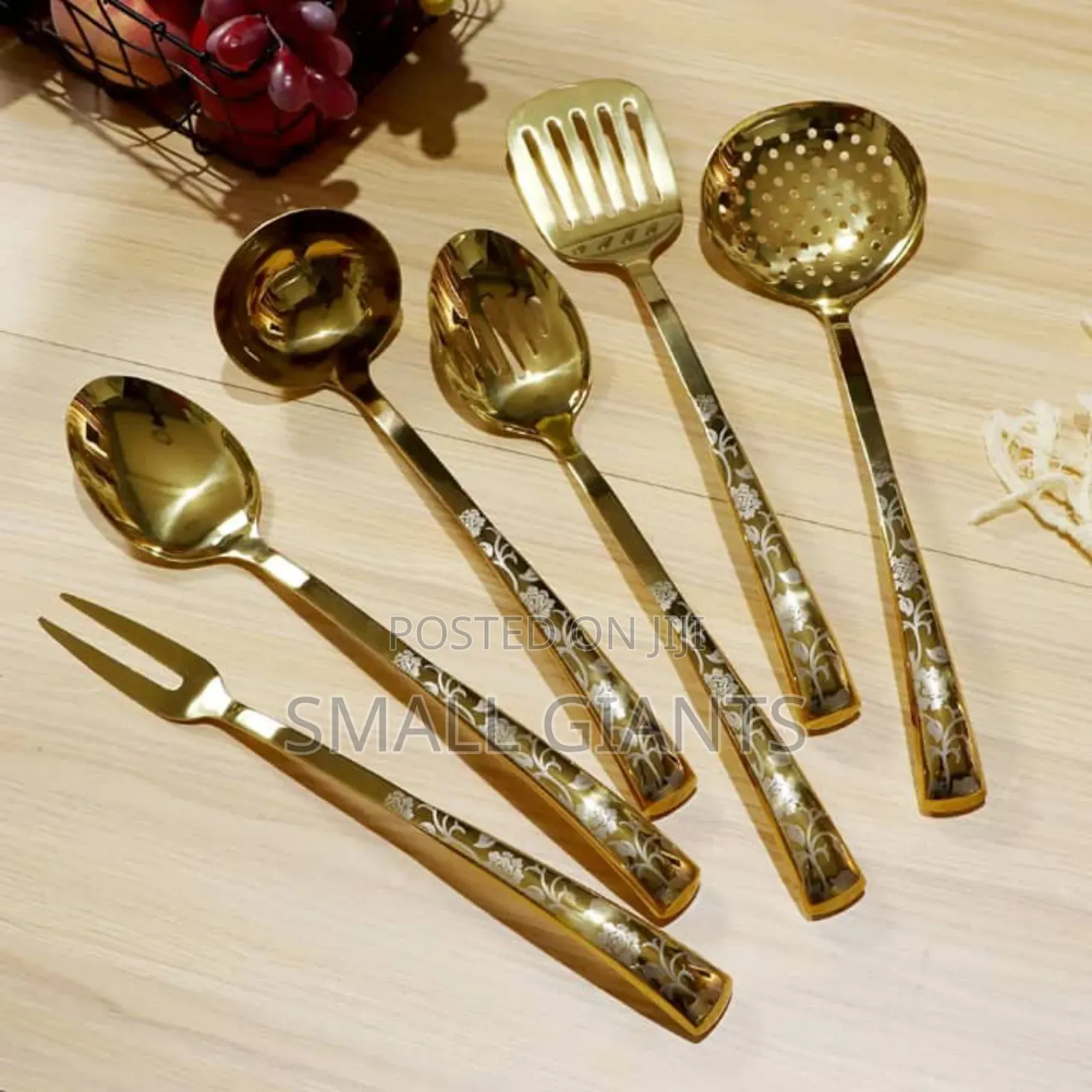 7pc Stainless Steel Kitchen Utensil Set With a Stand