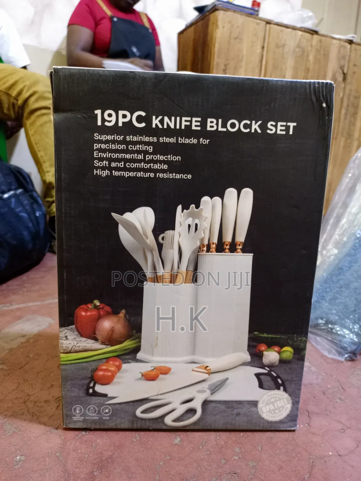 19-Piece Kitchen Utensil and Knife Block Set.