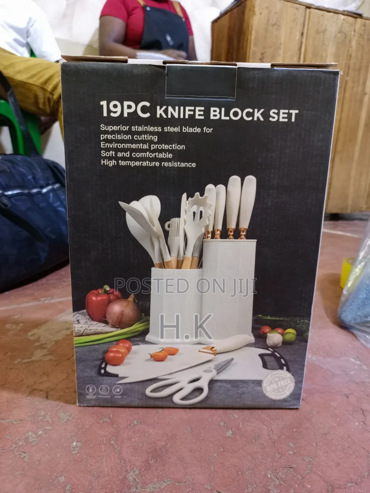 19-Piece Kitchen Utensil and Knife Block Set.