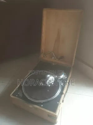 1931 Antique Portable Gramophone(His Master's Voice 102)