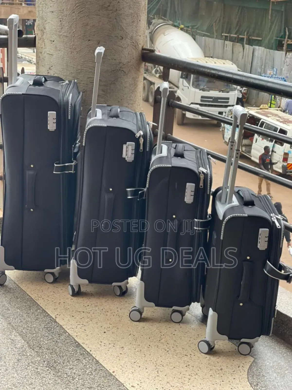 Medium Size Fabric Dfavor Travel Suitcase - Black